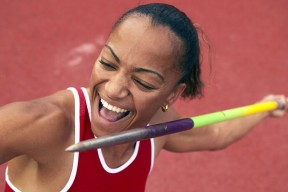 开云下载-F1新赛季揭幕战之夜，C罗的教科书如何诠释竞技体育的终极魅力