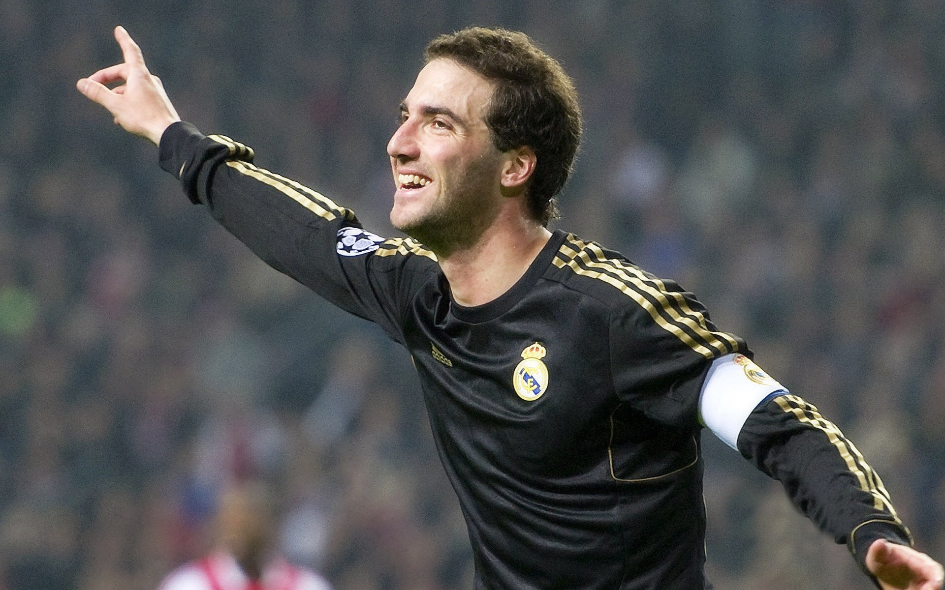 火箭一波带走广厦队,米切尔成为关键先生